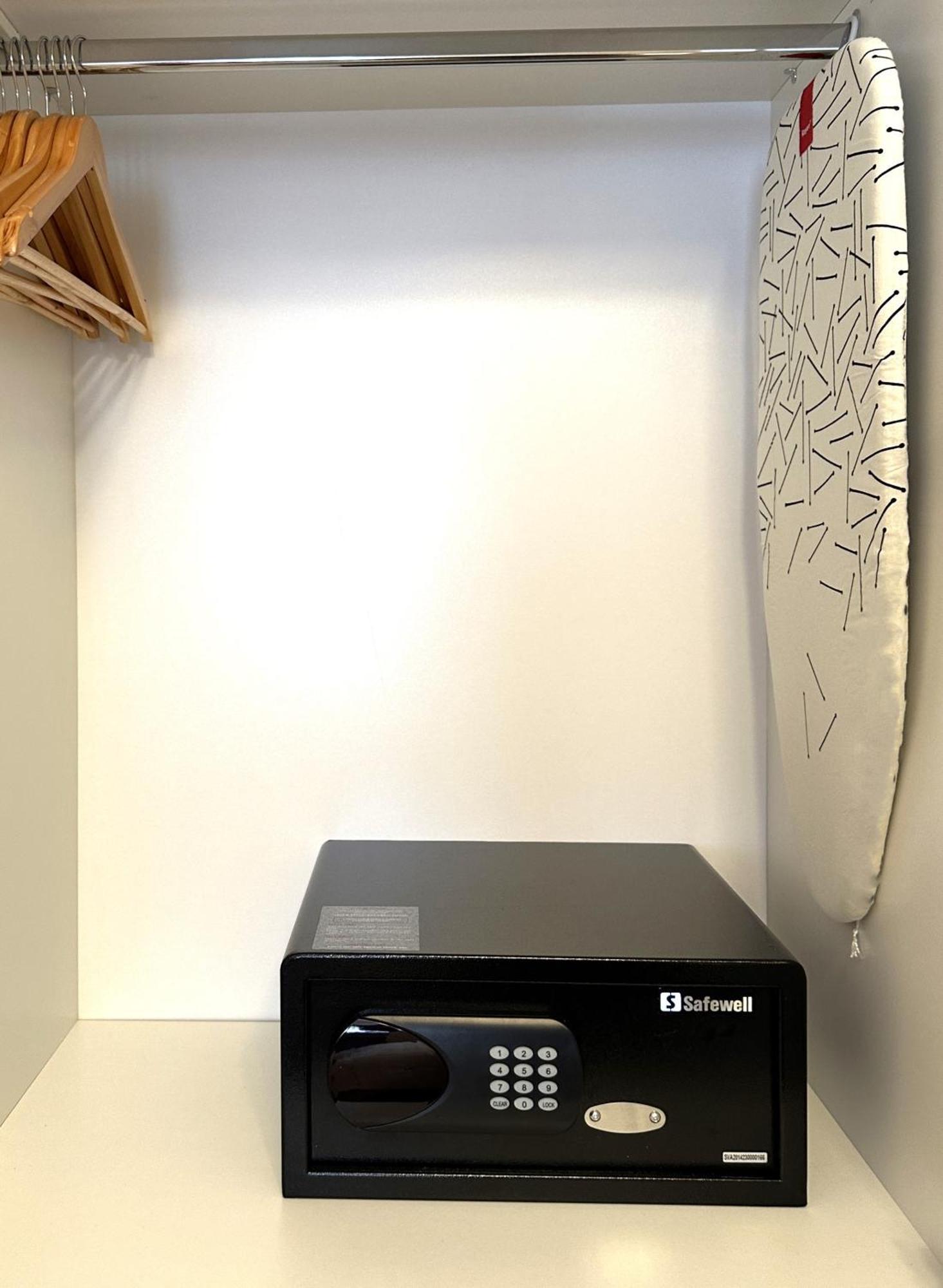Queens Avenue Apartment Athena Bagian luar foto